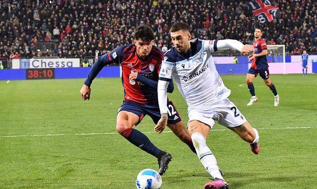 球迷们期待 球迷们期待