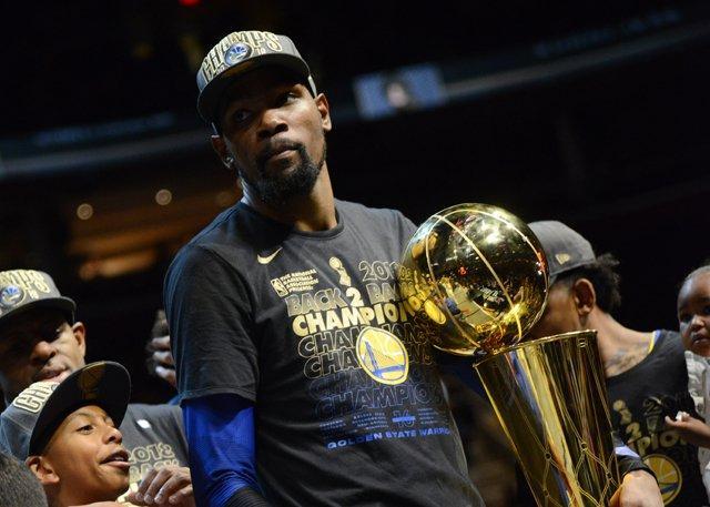 行人员调换 行人员调换