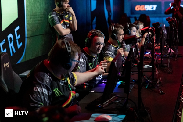 上绽放出更 上绽放出更