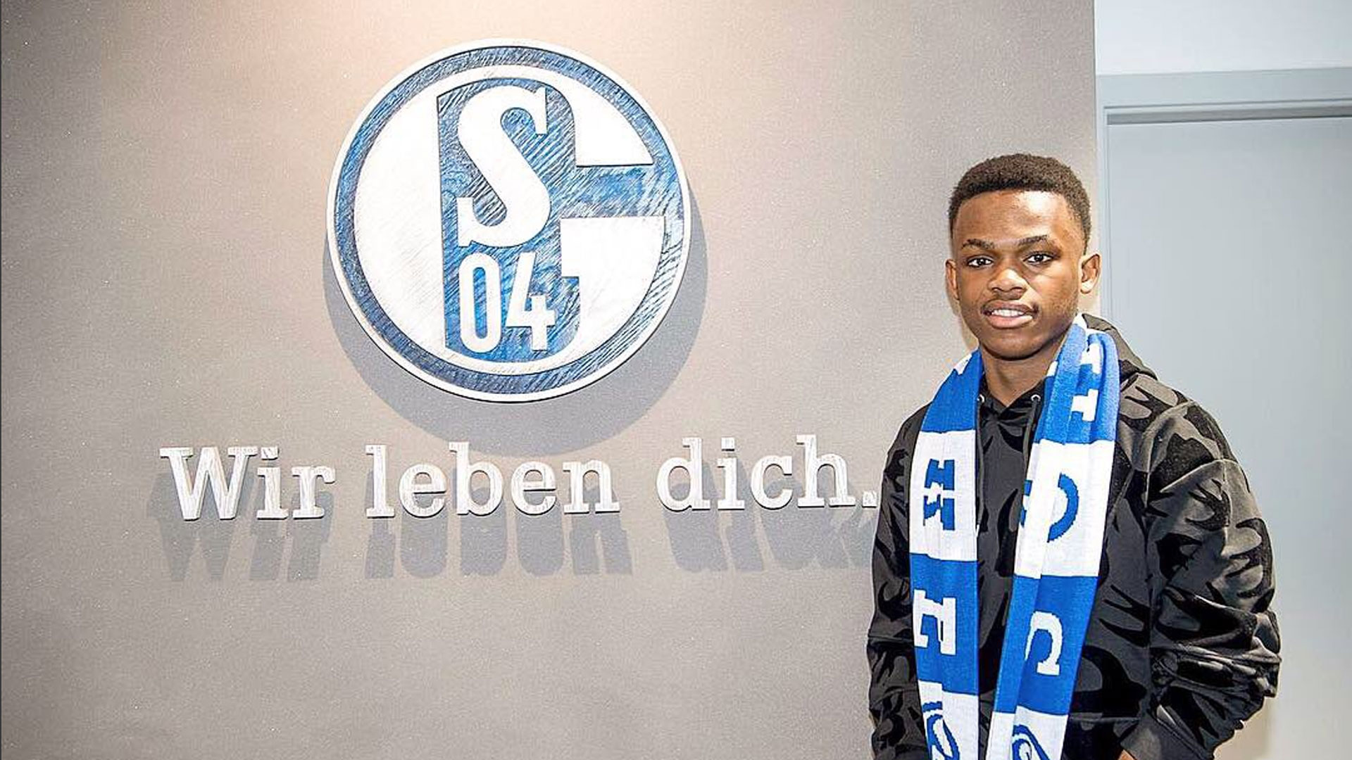 而这次她们 而这次她们